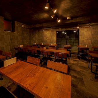 当店では各フロアごとに貸切のご予約も承っております。団体様におすすめの飲み放題付き宴会コースのご用意もございますのでお気軽に当店までお問い合わせください。