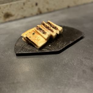 100時間煮込んだ牛すじクロックムッシュ