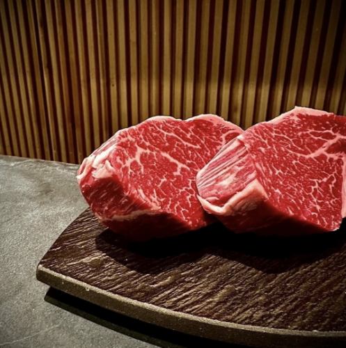 ≪設備にもこだわった鉄板で焼き上げる肉料理は格別。≫ 55おまかせコース ￥10,000（税込）～