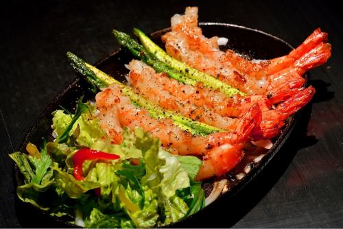 Grilled shrimp and asparagus with garlic butter