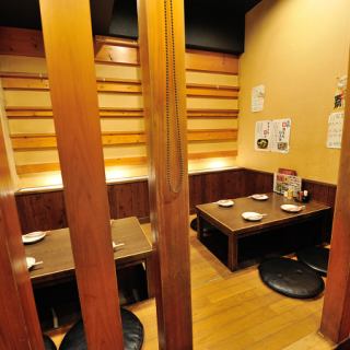 4名様×2卓の掘りごたつ席★半個室としてお使いいただけます♪