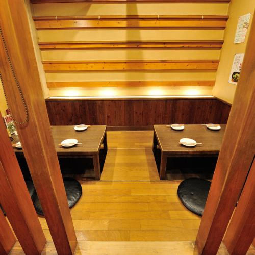 半個室の8名掘りごたつ・ゆったりテーブル席など…