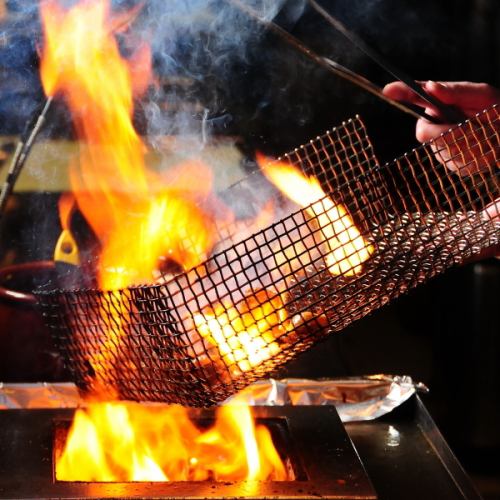 【こだわりの炭火焼き！！】炭火焼1,200℃！！