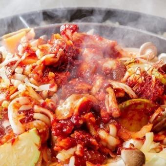 [僅限烹飪]韓國B級火鍋Budae Jjigae/Gobchancheongol「麻辣火鍋套餐」美味又辣♪即使是小團體也可以隨意點餐