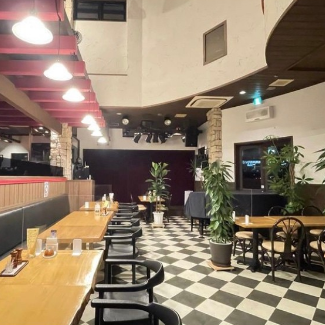 [A space with an atrium and a sense of openness] The interior of the store is designed in the image of an Italian theater, with an atrium in the center creating an open atmosphere.We also hold live events on a regular basis, so if you are interested, please contact us♪