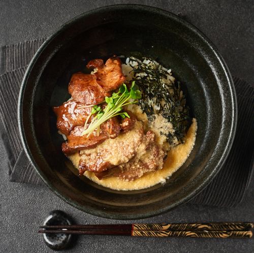 炭焼き和牛タンのとろろ丼