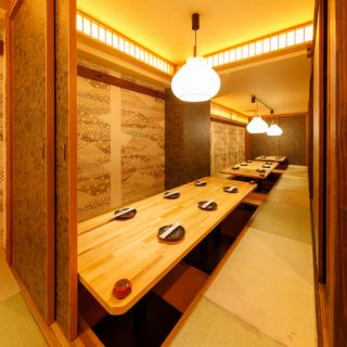 8名様から20名様までご利用いただける、お座敷の個室も完備しております♪都会の騒音を忘れられるデザイナーズルーム！大人気のお部屋となりますので、ご予約はお早めがオススメです！小規模のご宴会などにはピッタリとはまるオシャレな和装のお座敷で多数取り揃えております日本酒、焼酎をお楽しみください♪