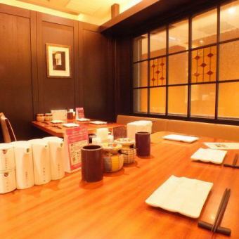 Table seats where you can relax from 2 people ♪ The cozy and calm space is perfect for various occasions such as adult dates, various banquets, and crispy drinks on the way home from work!