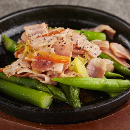 Asparagus and bacon teppanyaki