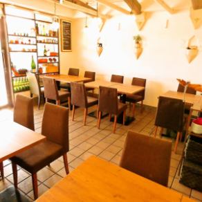 【各種宴会に】テーブル席は結合可能。何人でこられてもご対応致します♪お店にお気軽にお問い合わせください。