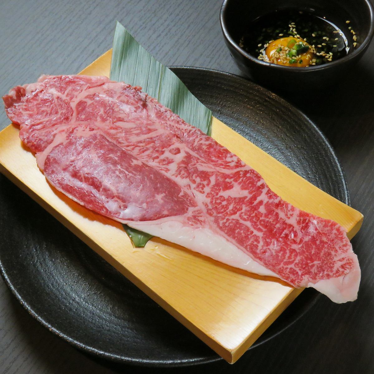 烤肉餐厅，您可以以合理的价格享用稀有的日本牛肉和厚舌片〜Mashigura〜