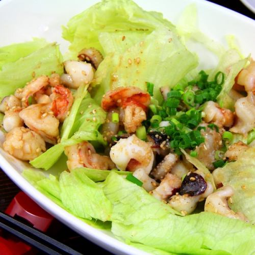 Stir-fried seafood lettuce