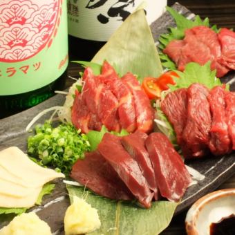 All-you-can-drink for 2 hours★Enjoy 3-piece assortment of Kumamoto's famous horse sashimi and other Kyushu specialties for 10 dishes for 5,000 yen