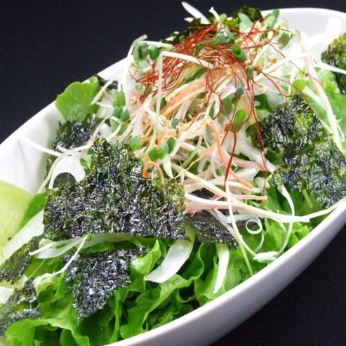 Choregi salad with plenty of wakame seaweed