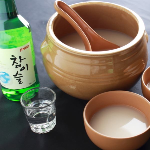 ≪Raw makgeolli and chamisul also≫ You can also drink raw makgeolli and chamisul with the all-you-can-drink course♪