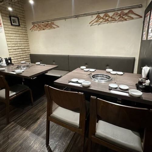 【平日限定ランチで焼肉を気軽に🍚🥢】 

新宿三丁目駅近くの「焼肉酒家 李苑 新宿店」では、平日のランチタイムに焼肉定食をご提供！ 
ライス・スープ・キムチ食べ放題・サラダセットのボリューム満点セット✨ 
オモニの手仕込みタレを絡めたお肉がどっさりのった丼メニューもご用意しております。
お昼からちょっと贅沢したい日にもおすすめです。
Enjoy  weekday yakiniku lunch near Shinjuku Sanchome with rice, soup, and unlimited kimchi! 🍚✨

【おすすめメニュー紹介】

・当店の人気No.1は「国産牛カルビ」！特選牛ならではの旨みが楽しめます！ 
・A5ランクの宮崎牛や短角牛が味わえる「和牛コース」は、接待や特別な日にもおすすめ。 
・「2時間飲み放題」は、生ビールや生マッコリを含む全37種をご用意。

詳細やご予約は下の【予約】リンクから👇

🏮【焼肉酒家 李苑 新宿店】 
住所：東京都新宿区新宿５丁目１８−１６ shinjuju-five B1F
アクセス：東京メトロ「新宿三丁目駅」E1出口 徒歩1分 
営業時間： 
ランチ：月～土 11:30～14:00（L.O.13:45） 
ディナー：月～金 17:00～23:00（L.O.22:30） 
  土日祝 17:00～23:00（L.O.22:30） 
定休日：年末年始