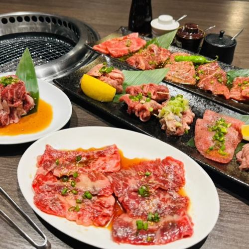【新宿で種類豊富な和牛が楽しめる焼肉店をお探しなら「焼肉酒家 李苑 新宿店」へ🎉】 

当店は、白を基調とした内装は、「本当に焼肉店！？」と疑うようなモダンな空間でご友人やご家族との楽しいひとときをお過ごしいただけます。 
焼肉酒家 李苑 新宿店のこだわり和牛が楽しめるよう様々なコースをご用意✨ 
種類豊富なお肉をたっぷり味わえるので、宴会や女子会にもぴったりです！ 
飲み放題コースでは生マッコリも味わえます。
新宿駅周辺で焼肉店をお探しの際は、ぜひ一度お立ち寄りください。
Looking for a yakiniku spot in Shinjuku with a wide variety of wagyu? Enjoy premium beef and all-you-can-drink makgeolli in a modern setting—perfect for parties and gatherings!

【おすすめメニュー紹介】

・当店の人気No.1は「国産牛カルビ」！特選牛ならではの旨みが楽しめます！ 
・A5ランクの宮崎牛や短角牛が味わえる「和牛コース」は、接待や特別な日にもおすすめ。 
・「2時間飲み放題」は、生ビールや生マッコリを含む全37種をご用意。

詳細やご予約は下の【予約】リンクから👇

🏮【焼肉酒家 李苑 新宿店】 
住所：東京都新宿区新宿５丁目１８−１６ shinjuju-five B1F
アクセス：東京メトロ「新宿三丁目駅」E1出口 徒歩1分 
営業時間： 
ランチ：月～土 11:30～14:00（L.O.13:45） 
ディナー：月～金 17:00～23:00（L.O.22:30） 
  土日祝 17:00～23:00（L.O.22:30） 
定休日：年末年始