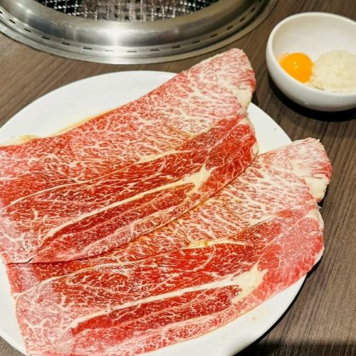 【데이트에도 추천! 야키니쿠에서 디너라면 『야키니쿠 주가 이원 신주쿠점』에 💑】

모던한 공간이 매력인 『야키니쿠 주가 이원 신주쿠점』.
엄선된 특선 와규를 맛볼 수 있는 야키니쿠 디너는 특별한 밤에 딱 맞습니다.
개인실도 준비하고 있어, 주위를 신경쓰지 않고 느긋하게 보낼 수 있는 공간이, 자연과 대화가 튀는 기분 좋은 한 때를 연출합니다.
어른의 데이트나 기념일, 조금 호화스러운 식사에 꼭 이용해 주세요✨
Enjoy premium yakiniku dinner in a modern, private setting at Yakiniku sakaya Lee-en shinjuku—perfect for dates and special occasions. 💑✨

【추천 메뉴 소개】

・저희 가게의 인기 No.1은 “국산 소 갈비”! 특선 소 특유의 맛을 즐길 수 있습니다!
・A5 랭크의 미야자키 소나 단각 소를 맛볼 수 있는 「와규 코스」는, 접대나 특별한 날에도 추천.
・「2시간 음료 무제한」은 생맥주와 생 막걸리를 포함한 총 37종을 준비.

상세 및 예약은 아래의 [예약] 링크에서 👇

🏮【야키니쿠 주가 이원 신주쿠점】
주소 : 도쿄도 신주쿠구 신주쿠 5초메 18-16 shinjuju-five B1F
액세스 : 도쿄 메트로 「신주쿠 산쵸메 역」E1 출구 도보 1 분
영업시간:
점심:월~토 11:30~14:00(LO13:45)
저녁:월~금 17:00~23:00(LO22:30)
토, 일, 공휴일 17:00~23:00(LO22:30)
정기 휴일 : 연말 연시