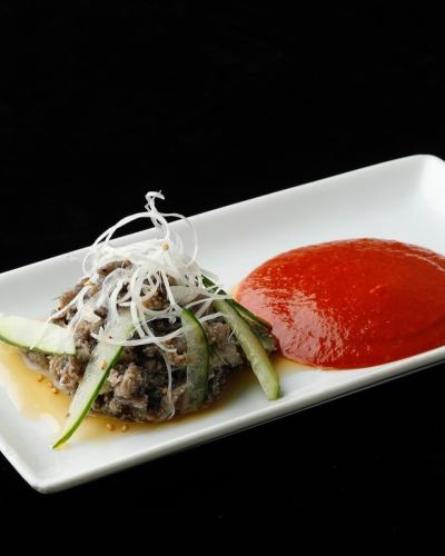 🐮 Please try the Omasumaki sashimi 🐮

With a springy texture,
The crisp texture of the cucumber goes perfectly with it 🥒✨
It pairs perfectly with vinegar and miso, and the refreshing taste is addictive.

and--
Hidden popularity [Grilled Omamori] 🔥
Finishing it off with a salt sauce will enhance the aroma and flavor even more!
Bake it until crispy!

Omasumaki can be enjoyed raw or grilled,
Please enjoy it however you like 🥩🍽

💡 There are no seating or cover charges at Li Yuan!
You can enjoy your meal with peace of mind, paying only for the cost of the meal.

⏰ Business Hours
Lunch 11:00-15:00 (weekdays only)
Dinner 17:00-23:00

📞 Please feel free to make reservations or inquiries.

#Yakiniku Sakaya Liyuan #Lieyuan #Omenmai Sashimi #Grilled Omenmai #Salt Sauce #Vinegar Miso
#Shinjuku Yakiniku #Shinjuku Gourmet #Shinjuku Dinner #Yakiniku
#Established in 1986 #Omoni's Taste #Tokyo Gourmet #Tastestagram #Yakiniku Lover