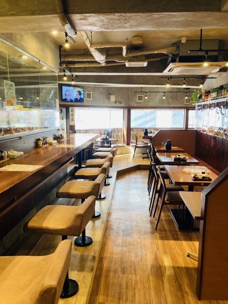 【宴会40名まで】最大40名様までのご宴会が可能！歓迎会・送別会・忘年会などの大型宴会や会社宴会にもオススメです。カジュアルな雰囲気の店内は、お仕事帰りのサク飲みから大人数のグループなど幅広くご利用いただけます！◎貸切予約も承っておりますので、お気軽にご相談ください。
