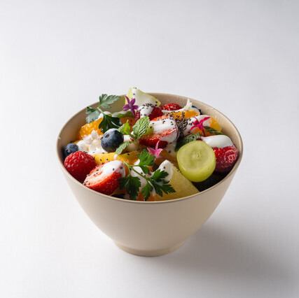スーパーフードのチアシード ヨーグルトフルーツサラダ仕立て