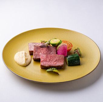 牛肉の塩麹漬けじゃがいも麹ソースとトマト 季節のお野菜を添えて