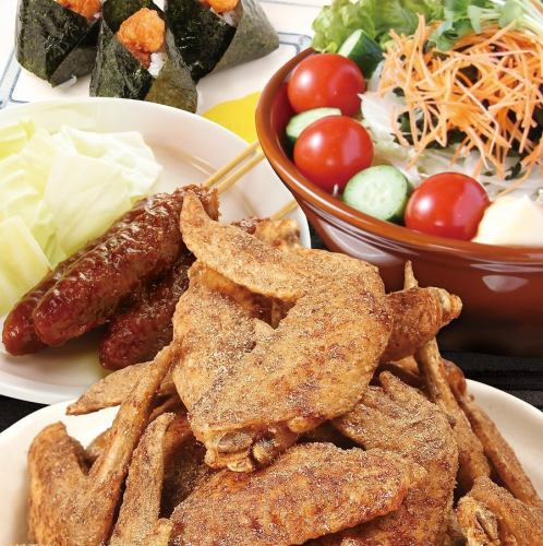 味噌カツ・串カツ・どて煮など名古屋めしも堪能できます