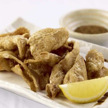 鶏皮揚げ 山椒添え