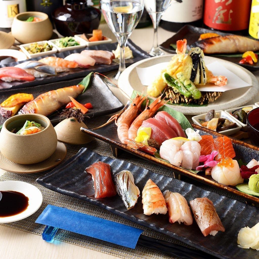 在採購精挑細選的食材和手握特製壽司的同時，我們敢於“Kuzusu”高尾式壽司烹飪
