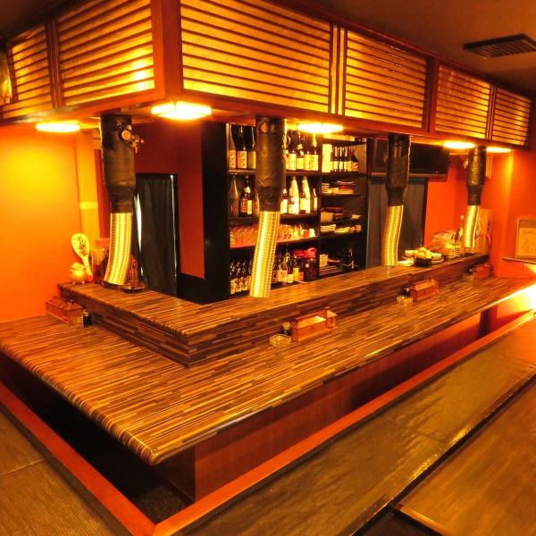 The counter seats are a spacious space where you don't have to worry about the distance between you.Since it is a sunken kotatsu, your feet won't get tired.Perfect for one person or a date ◎ There is also a TV near the counter seats ♪ Perfect for those who want to enjoy a leisurely meal ♪