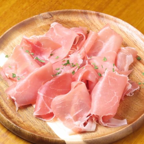 店主が仲良くしている信頼の肉屋から仕入れています！