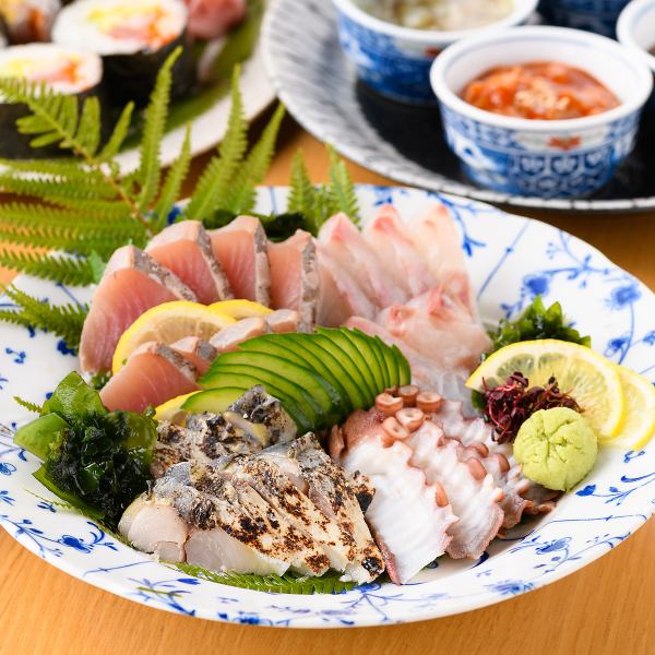 [If you are unsure, this is the one item◆] Assorted sashimi from 858 yen (tax included)