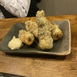 Chikuwa的油炸甜苜蓿