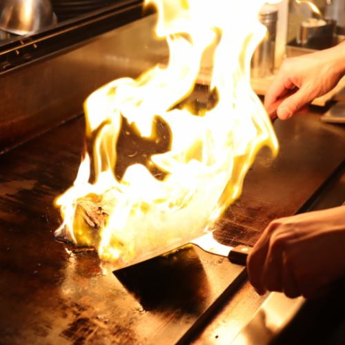 アツアツの鉄板料理！