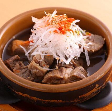 当店は煮込みも旨い！