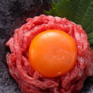 炙りユッケ