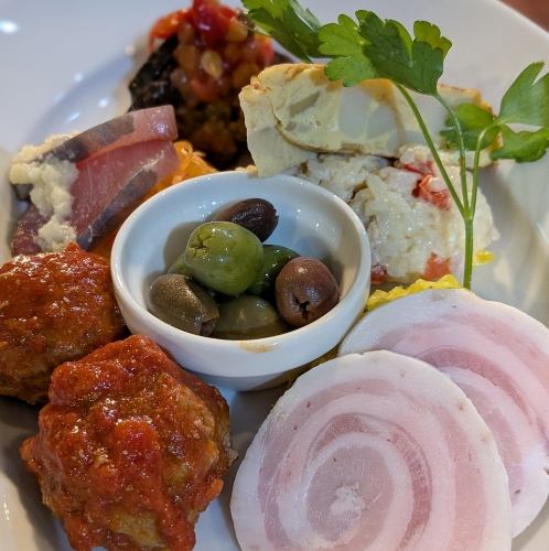 前菜盛り合わせ