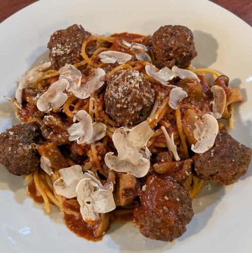ミートボールとキノコのラグーソーススパゲッティー