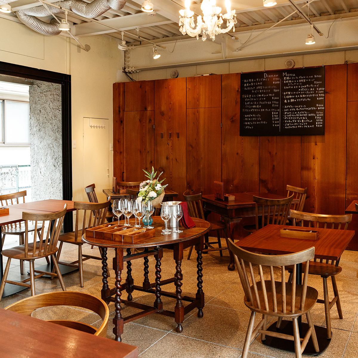 落ち着いた雰囲気の中で絶品の料理を味わうことができます！