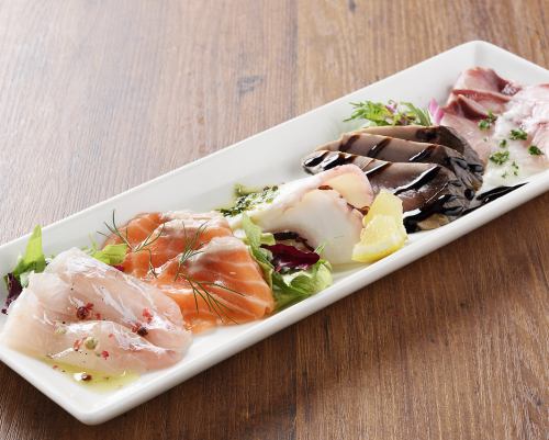 三种新鲜鱼片拼盘