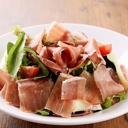 大量的火腿火腿沙拉
