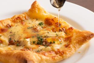 派Pizza Quattro Formaggi