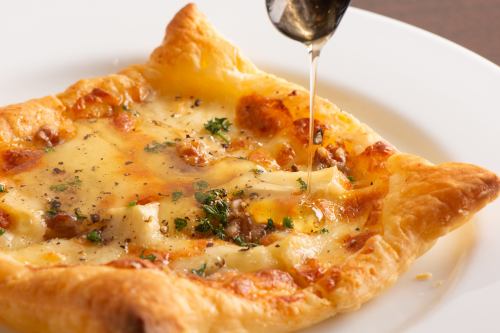 派Pizza Quattro Formaggi