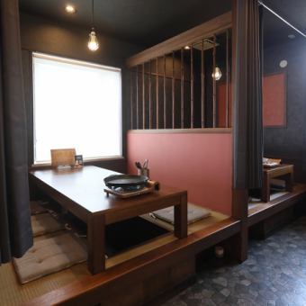 会社での宴会や歓送迎会、同窓会の二次会など大人数の集まりに大人気!広々としたテーブルで、こだわりの料理とお酒を心ゆくまでお楽しみいただけます。ご親戚が集まる記念日や、大人数でのご友人グループとの食事会にも最適。一体感のある空間で最高の思い出作りを♪