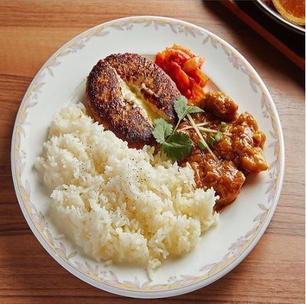 チーズinハンバーグ&カレーライスのセット