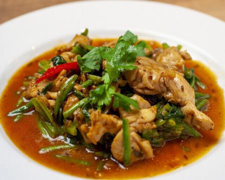 チキンとほうれん草の炒め物