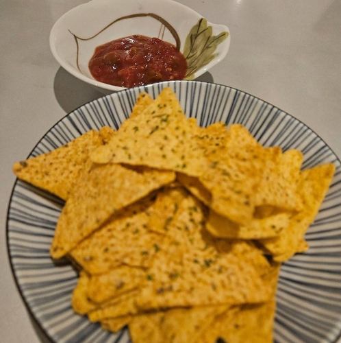 トルティーヤチップス～サルサソース添え～