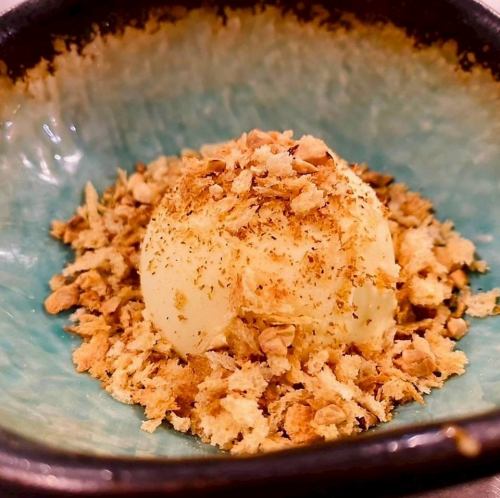 バニラアイス(特製ナッツパン粉のせ)