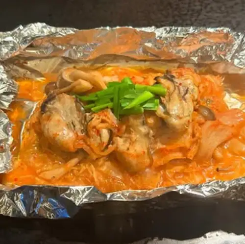牡蠣(かき)チゲ鍋 旨辛ホイル焼き [ キムチ ・ キノコ ・ ニラ ]