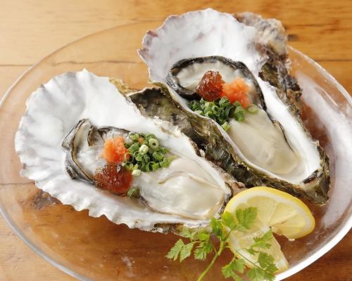 Raw oysters and grilled oysters